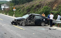 Bản tin TNGT 16/10: Hai người trên xe tập lái bị thương nặng sau va chạm với xe tải