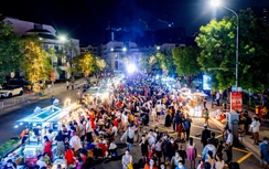 TP.HCM: Khi người đi bộ gặp phiền toái ở phố đi bộ