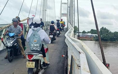 Cầu tải trọng 5 tấn ở Cà Mau bị lún nặng vì xe tải hơn 31 tấn đi qua