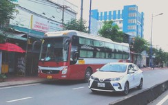 Bị kiểm tra sát sao, xe Thành Bưởi chuyển đón khách sát trụ sở công an