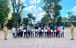 Triệu tập nhóm thanh niên đi xe mô tô lạng lách, phát trên mạng xã hội