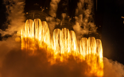 Giỏi "copy công nghệ", láng giềng Việt Nam bứt tốc: Sắp vượt qua Mỹ?