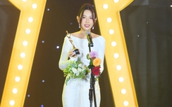 Thùy Tiên nhận giải thưởng Mỹ nhân của năm
