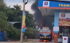 Xe bồn đậu trong cây xăng bỗng bốc cháy ngùn ngụt