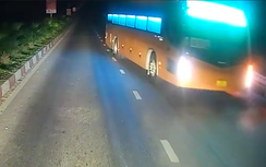 Hú vía xe khách đi ngược chiều, rọi đèn chói lóa trong đêm