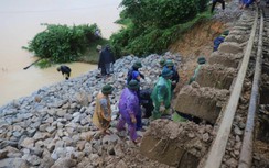 Thông tuyến đường sắt Bắc - Nam sau sự cố sạt lở, nhiều tuyến quốc lộ qua Hà Tĩnh nước rút