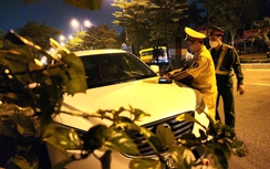 Vi phạm nồng độ cồn, tài xế ô tô xin không giữ xe vì sợ vợ mắng