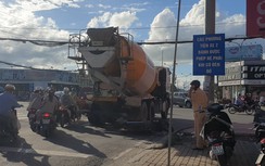 Va chạm với xe trộn bê tông, người phụ nữ tử vong thương tâm
