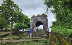 Hai tỉnh tranh quản di tích 200 tuổi Hoành Sơn Quan