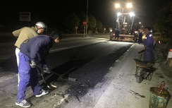 Gấp rút sửa mặt đường hư hỏng trên tuyến QL1, đoạn BOT Nam Bến Thủy - Hà Tĩnh