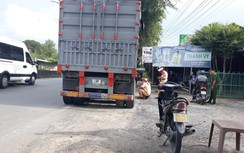 Người đàn ông tử vong tại chỗ sau va chạm xe đầu kéo