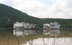 Hà Tĩnh: Nhiều xác tàu mắc cạn án ngữ trước âu thuyền tránh trú bão