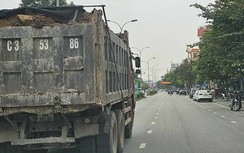 Hải Dương: Xe nghi quá tải hoành hành đường nhỏ, thản nhiên vượt đèn đỏ