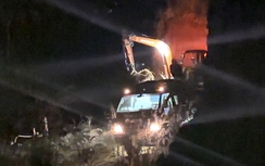 Những chiếc xe ben hoạt động bất thường trong đêm ở Đắk Lắk