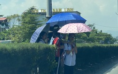 Bất an cảnh học sinh, sinh viên vượt dải phân cách trên quốc lộ 18