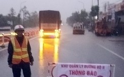 Nhiều đoạn quốc lộ 1A qua Thừa Thiên Huế ngập nặng do mưa lớn