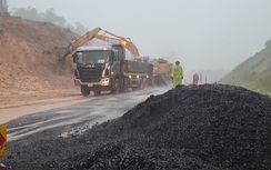 Túc trực ngày đêm nỗ lực xử lý sạt lở, thông tuyến La Sơn - Hòa Liên