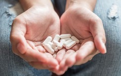 Uống liền 60 viên paracetamol, cô gái ngộ độc nặng