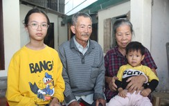 Mẹ mất do tai nạn, hai con thơ nương tựa ông bà ngoại già yếu