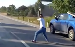 Làm rõ vụ người đàn ông cầm gậy golf lao ra giữa QL1 “dằn mặt” đối thủ