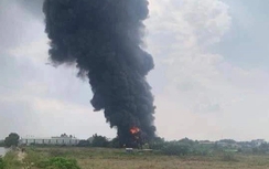 Cháy lớn kho hóa chất Hải Phòng, cột khói bốc cao hàng trăm mét