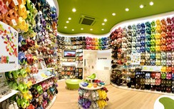 Thu cả tỷ đô la nhờ bán những đôi dép lạ