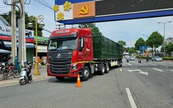 Va chạm với xe đầu kéo, một phụ nữ tử vong thương tâm