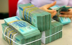 Người dân vẫn đổ tiền vào gửi ngân hàng