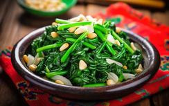 Loại rau chứa nhiều canxi hơn sữa nhưng chế biến cách này thêm độc hại