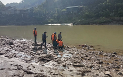 Vớt củi về đúng lúc thủy điện xả nước, người phụ nữ bị cuốn trôi 10km