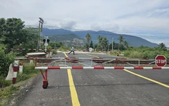 Khánh Hòa: Doanh nghiệp khai thác đá “đứng bánh” vì bị rào đường ra vào mỏ