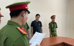 Phá đường dây buôn lậu iPhone 300 tỷ từ Campuchia về Việt Nam, thanh toán bằng tiền ảo