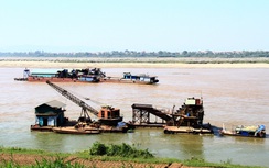 Đấu giá xuyên đêm, mỏ cát ở Hà Nội được trả giá gấp 200 lần mức khởi điểm