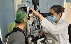 Cô gái 22 tuổi bị biến chứng đục thủy tinh thể do tiểu đường