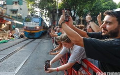 Lo mất an toàn, đường sắt đề nghị sớm giải tỏa tụ điểm cà phê đường tàu