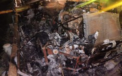 Đầu kéo xe container cháy rụi khi lưu thông trên QL5