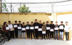 Bình Dương: Triệu tập 15 đối tượng đua xe, tạm giữ 11 xe máy, 3 súng bắn đạn chì