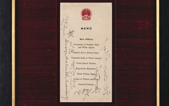 Thực đơn có chữ ký của cựu Chủ tịch Mao Trạch Đông được bán với giá hơn 6 tỷ đồng