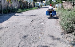 Đường đầy bụi ở Đồng Tháp sẽ được dặm vá, tưới nhựa trước tết Nguyên đán 2024