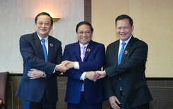 Ba Thủ tướng vừa ăn sáng, vừa làm việc, tháo gỡ nhiều vấn đề