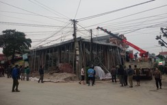 Sập giàn giáo, nam thợ hàn bị bê tông vùi lấp