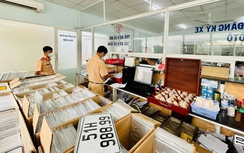 Đấu giá biển ô tô ngày 19/12: Hai biển Hà Nội chốt mức trên 2 tỷ