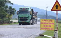 Đường ven biển Hà Tĩnh hư hỏng, xuống cấp nghiêm trọng sau mưa