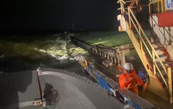 Tàu hàng bị nạn trong đêm, 9 thuyền viên kêu cứu