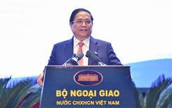 Thủ tướng: Người làm ngoại giao cần nhạy bén về chính trị, nhạy cảm về kinh tế