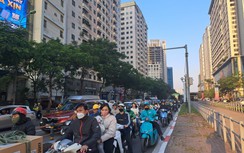 Rừng phương tiện ồ ạt đi vào làn buýt nhanh BRT