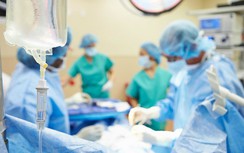 Nhìn mờ tưởng hỏng mắt, không ngờ là biến chứng của ngộ độc rượu