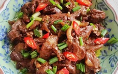 Bộ phận của con gà được mệnh danh "siêu thực phẩm" bày bán phổ biến ở các chợ