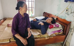 Mẹ già gắng gượng chăm con, nuôi cháu vì tai nạn giao thông