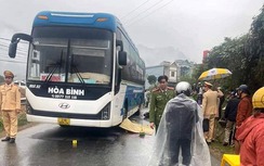 Va chạm với ô tô, nữ sinh Yên Bái tử vong trên đường đi học